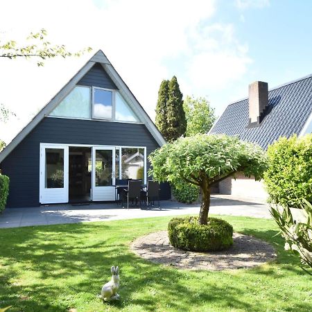 Balmy Holiday Home In Tuitjenhorn With Fenced Garden Eksteriør billede