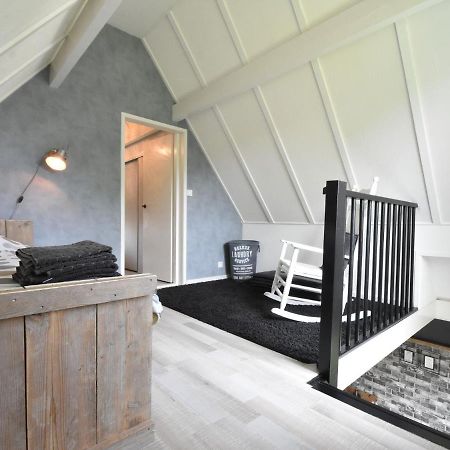 Balmy Holiday Home In Tuitjenhorn With Fenced Garden Eksteriør billede