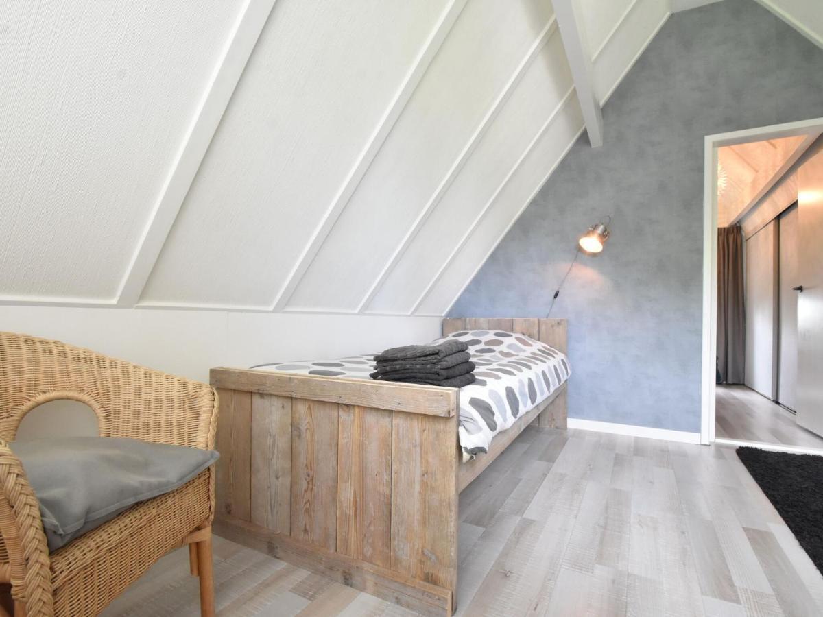Balmy Holiday Home In Tuitjenhorn With Fenced Garden Eksteriør billede