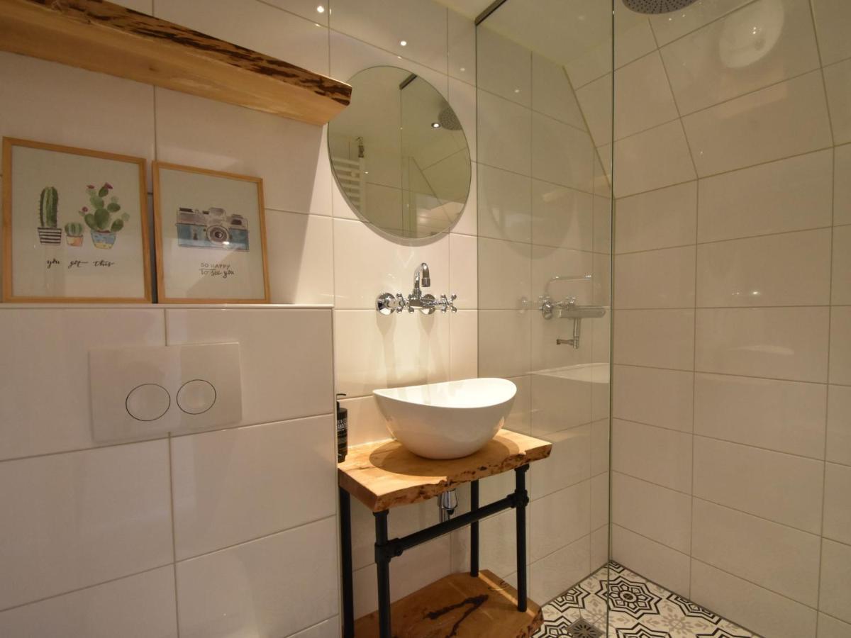 Balmy Holiday Home In Tuitjenhorn With Fenced Garden Eksteriør billede