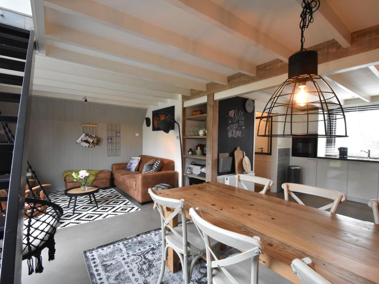 Balmy Holiday Home In Tuitjenhorn With Fenced Garden Eksteriør billede