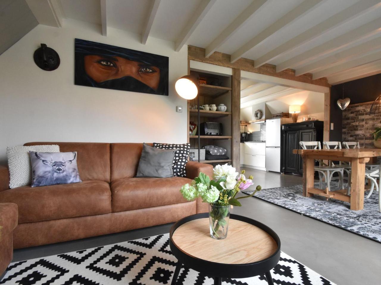 Balmy Holiday Home In Tuitjenhorn With Fenced Garden Eksteriør billede